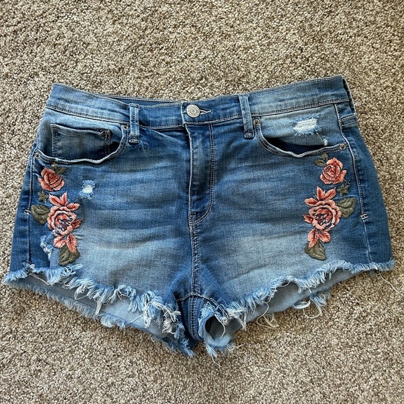 Mudd High Rise Shortie Flx Stretch embroidered floral Jean shorts. EUC. Festival - Picture 1 of 10